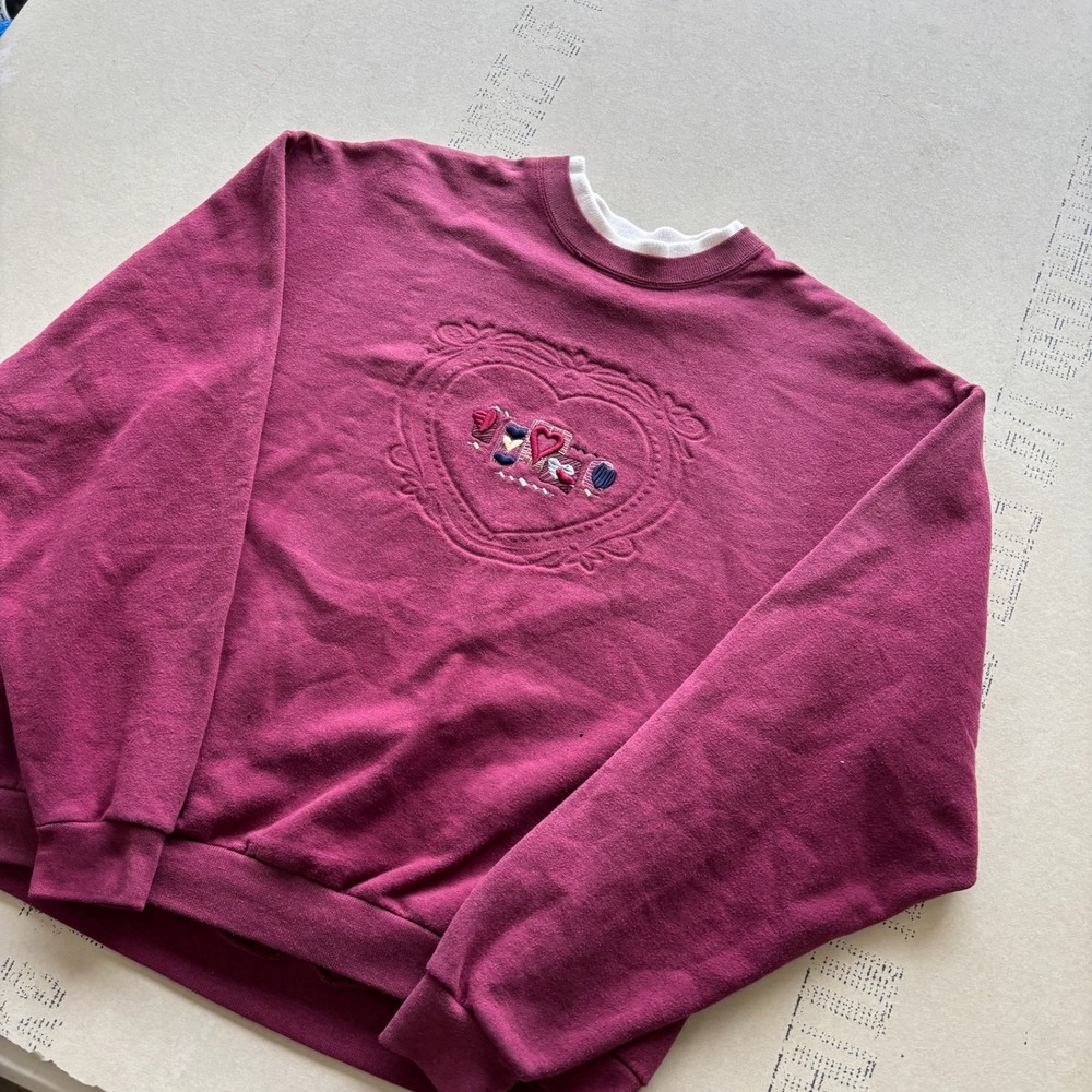 Vintage 90s Jerzees Heart Embroidered Crewneck Sweatshirt